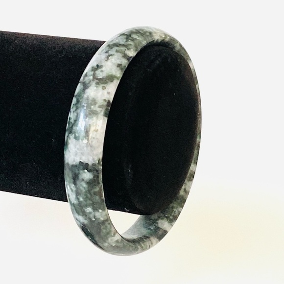 Bangle Natural Stone Nephrite 7” Bracelet - Picture 4 of 9